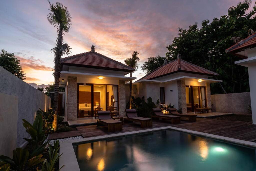 Nau Nusa Villa Batununggul Exterior foto