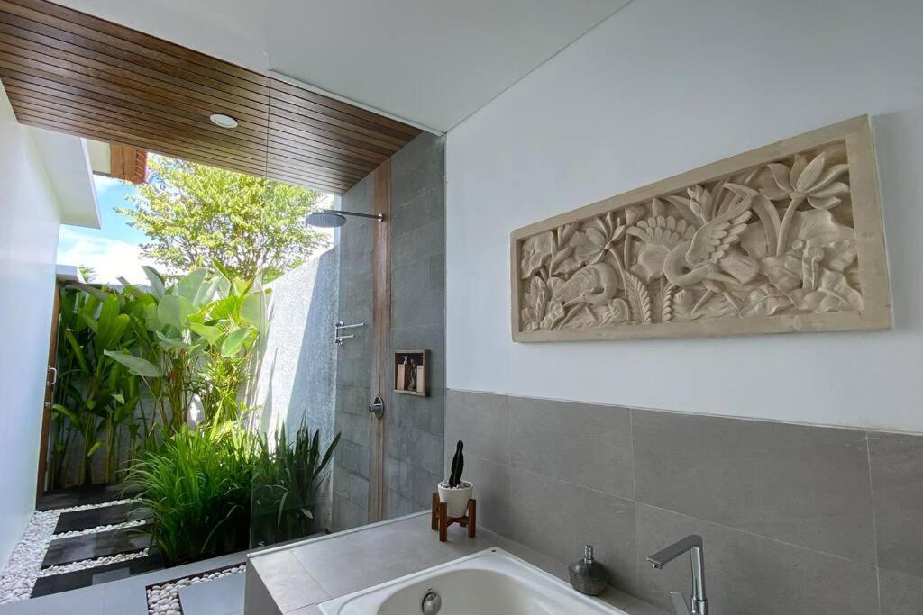 Nau Nusa Villa Batununggul Exterior foto